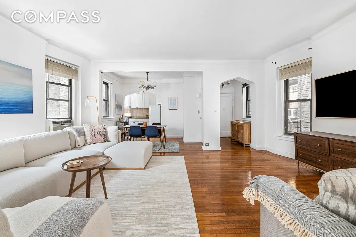 #1 photo, 250 W 22nd Street, Chelsea , NY 10011
