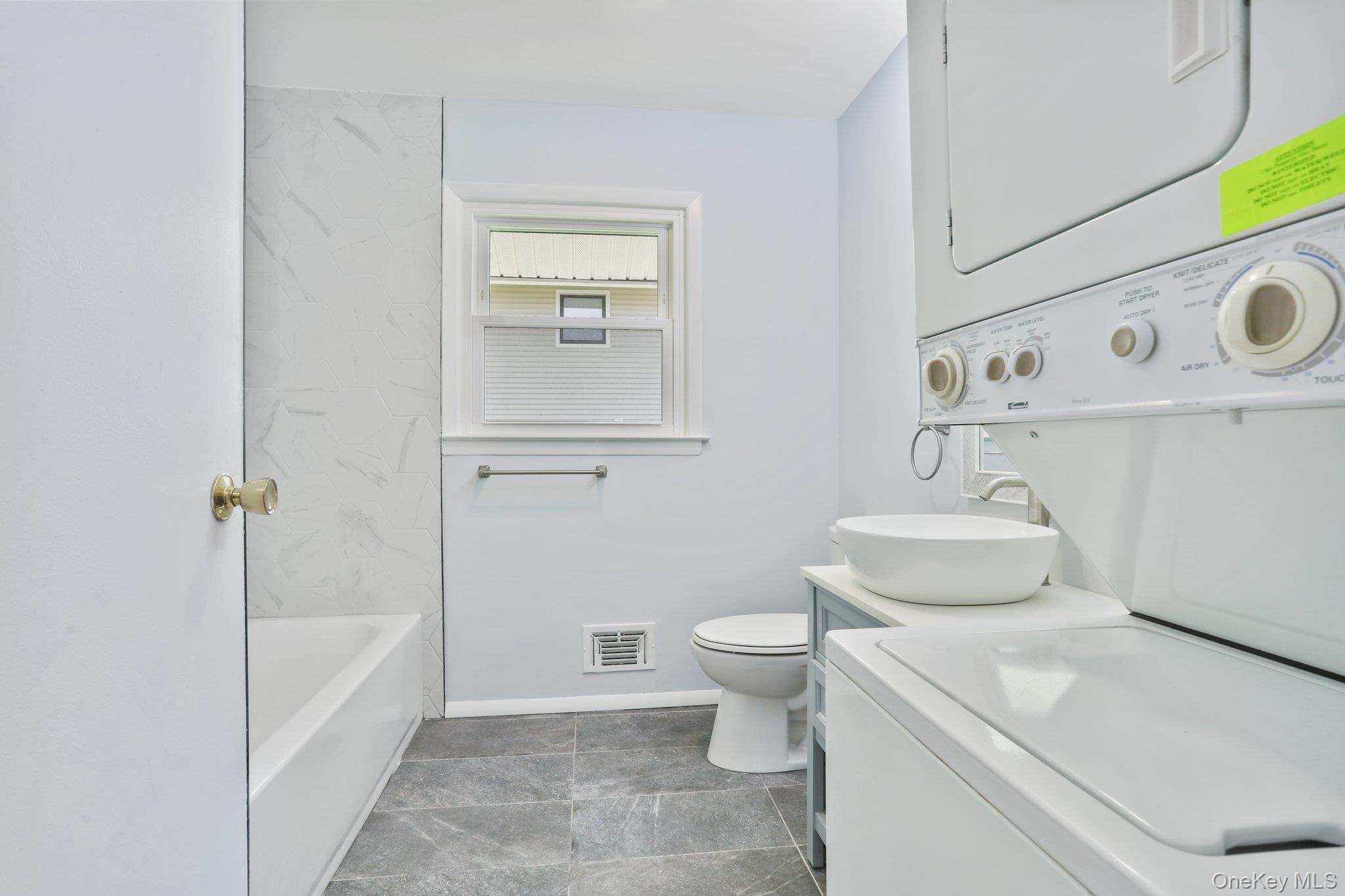 #6 photo, 34 Warwick Place, Yorktown Heights , NY 10598