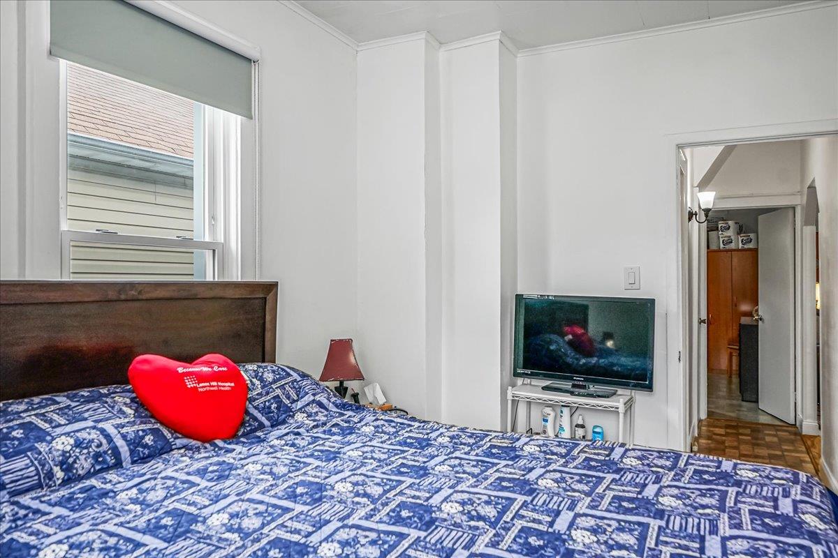 #11 photo, 10712 Sutter Avenue, كوينز Ozone Park , NY 11417