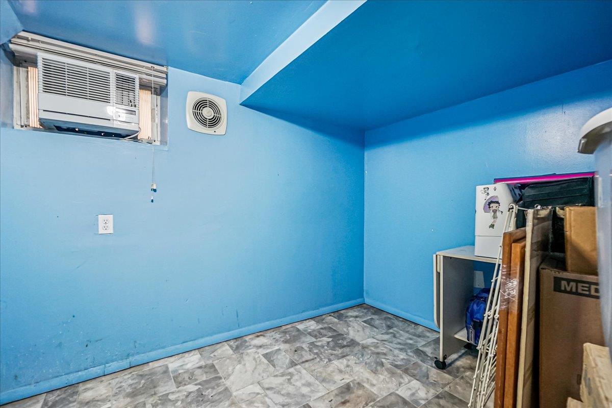 #17 photo, 10712 Sutter Avenue, كوينز Ozone Park , NY 11417