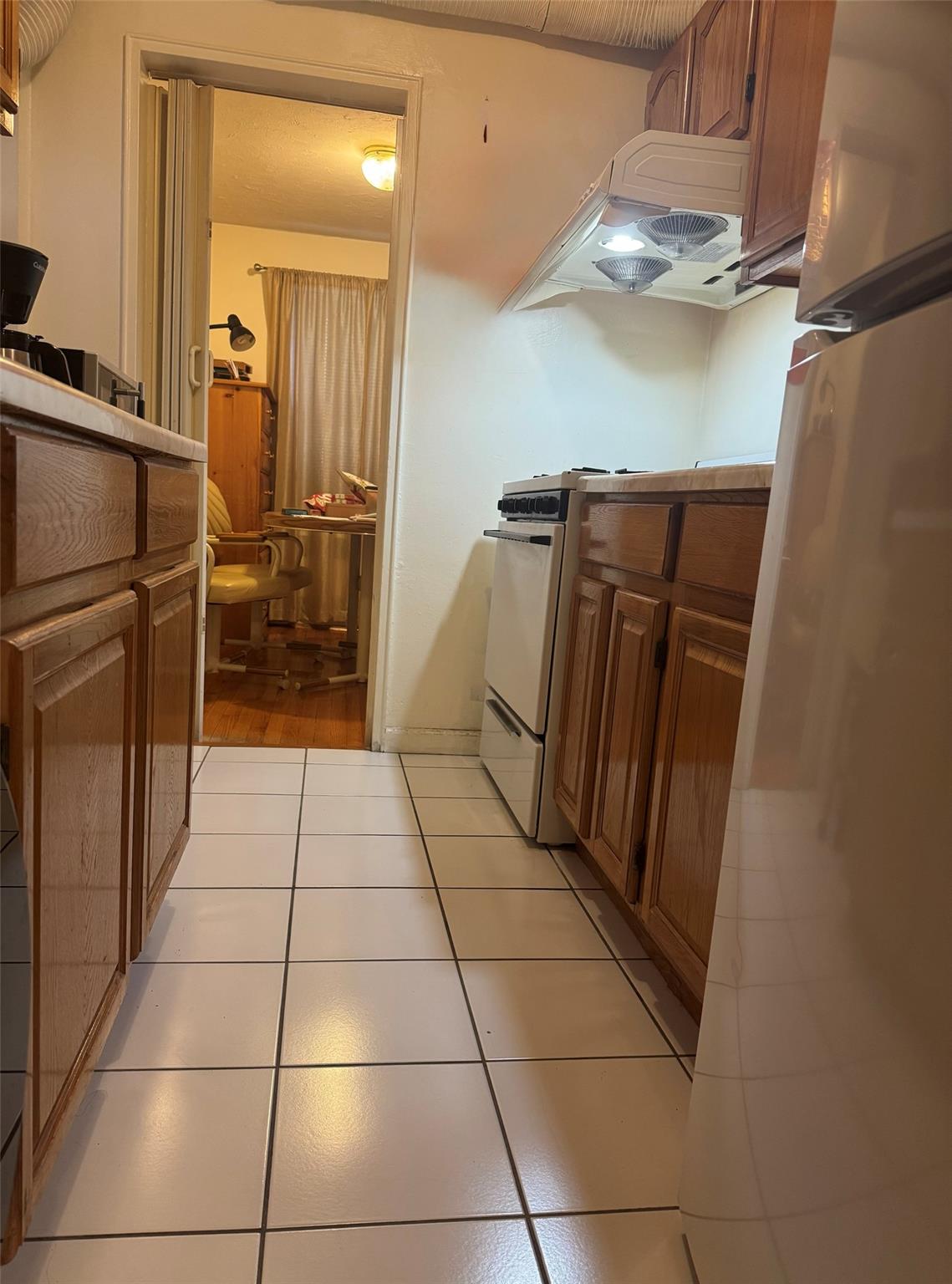 #4 photo, 118-60 Metropolitan Avenue, クイーンズ区 Kew Gardens , NY 11415