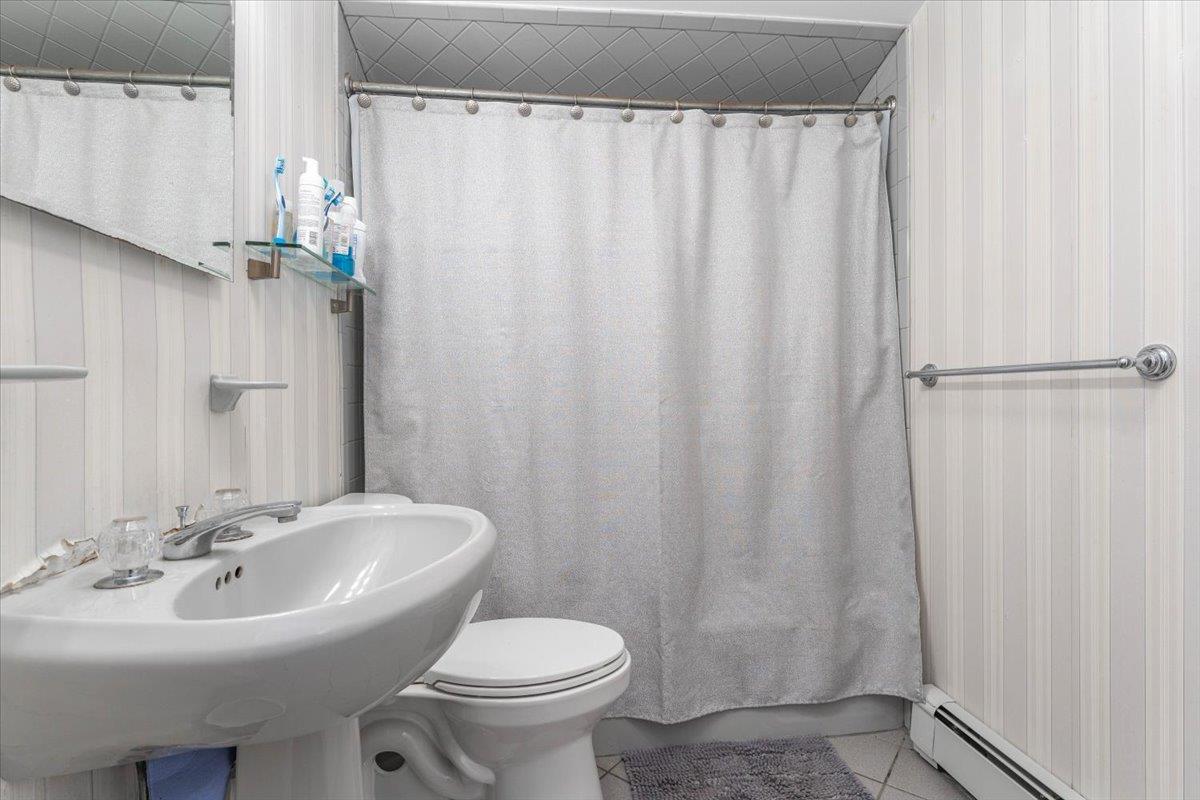 #13 photo, 143 Davis Avenue, ناسو Inwood , NY 11096