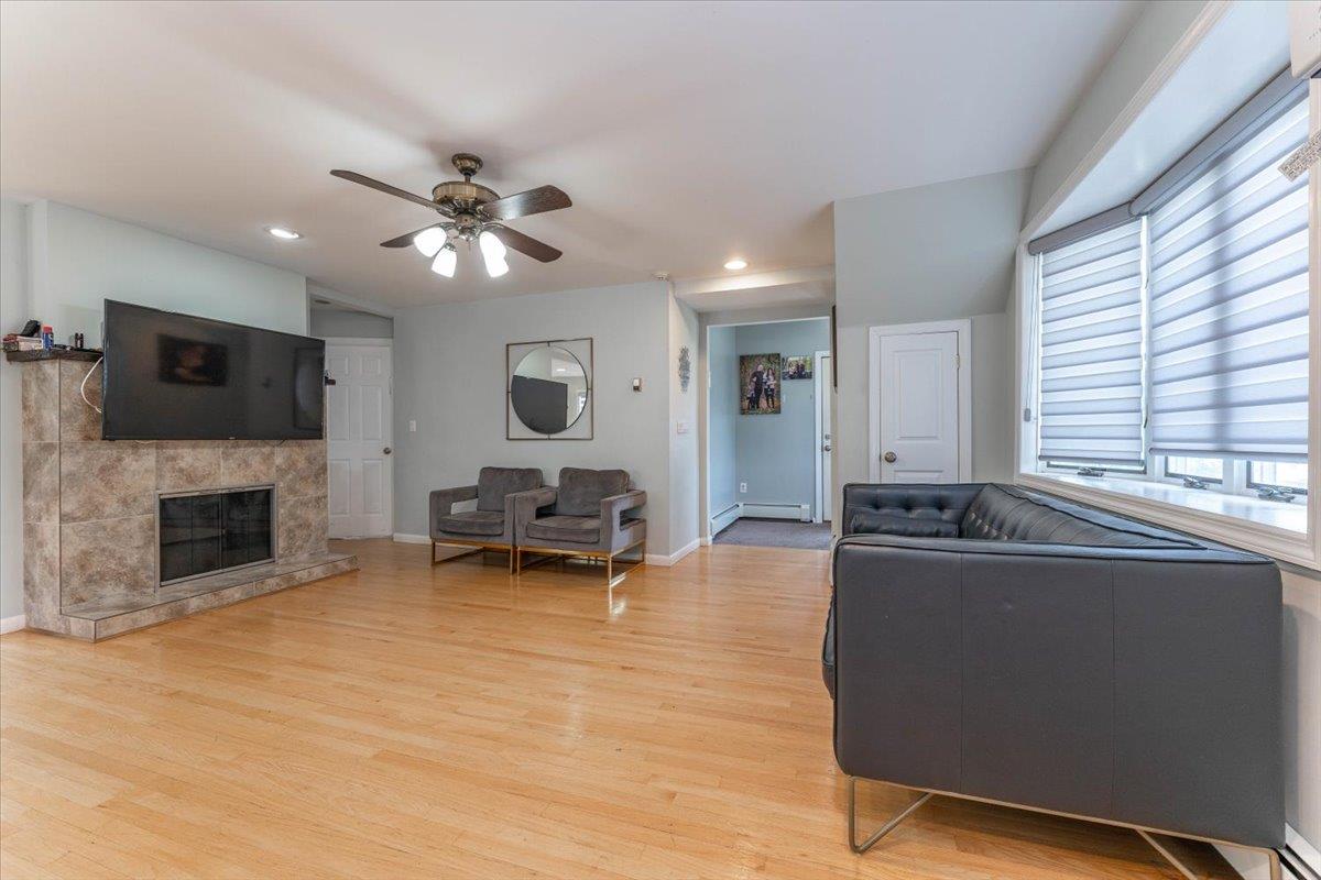 #4 photo, 143 Davis Avenue, ناسو Inwood , NY 11096