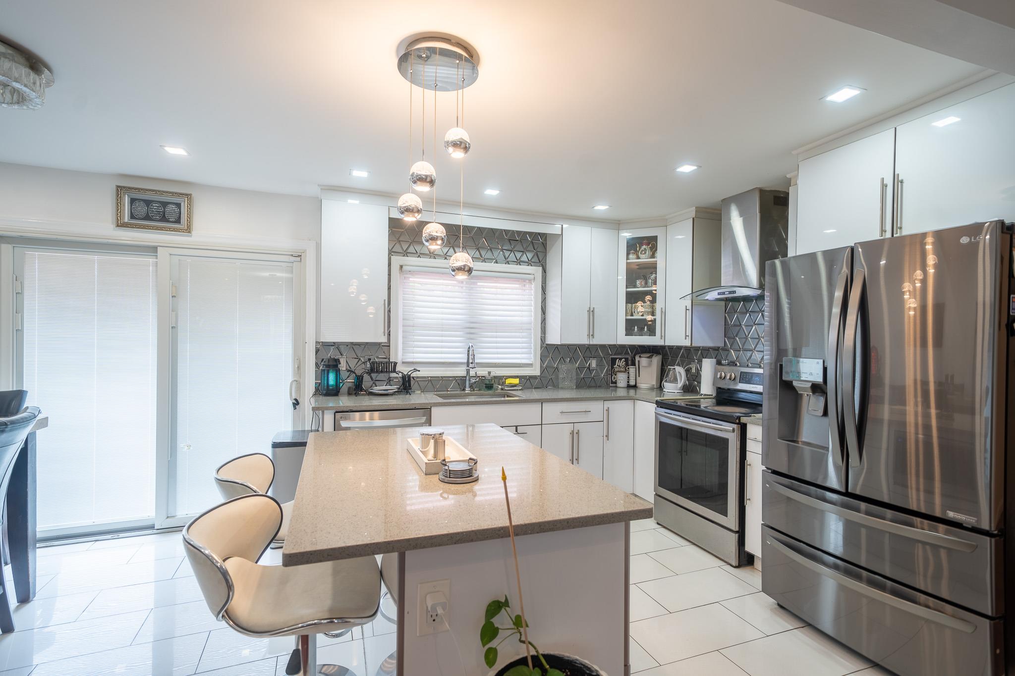 #11 photo, 297 Green Valley Road, ナッソー郡 East Meadow , NY 11554