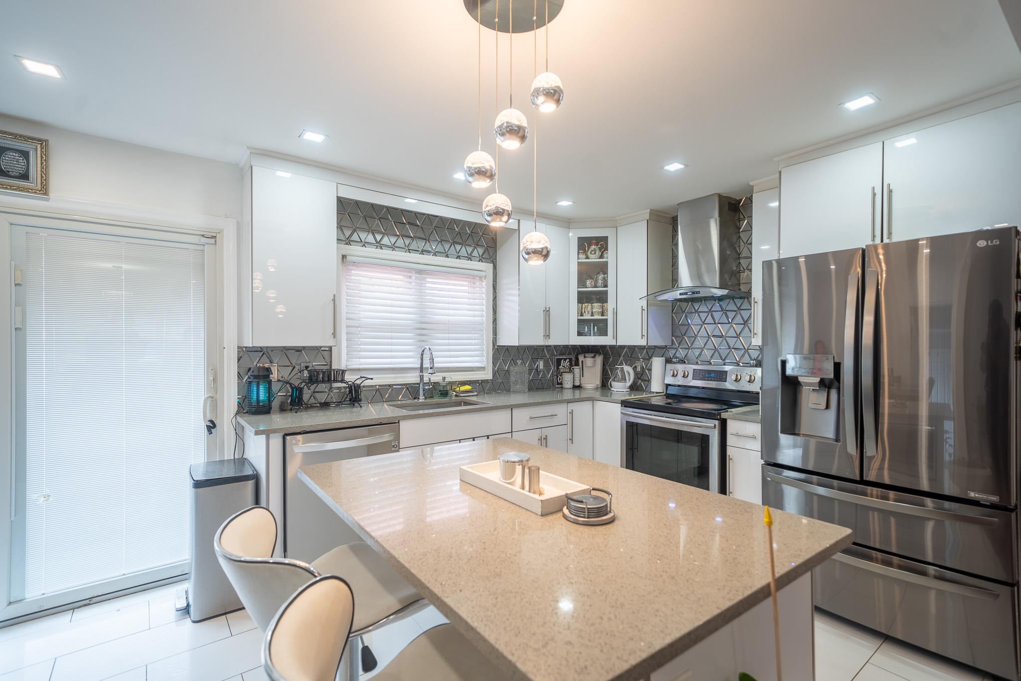 #12 photo, 297 Green Valley Road, ナッソー郡 East Meadow , NY 11554