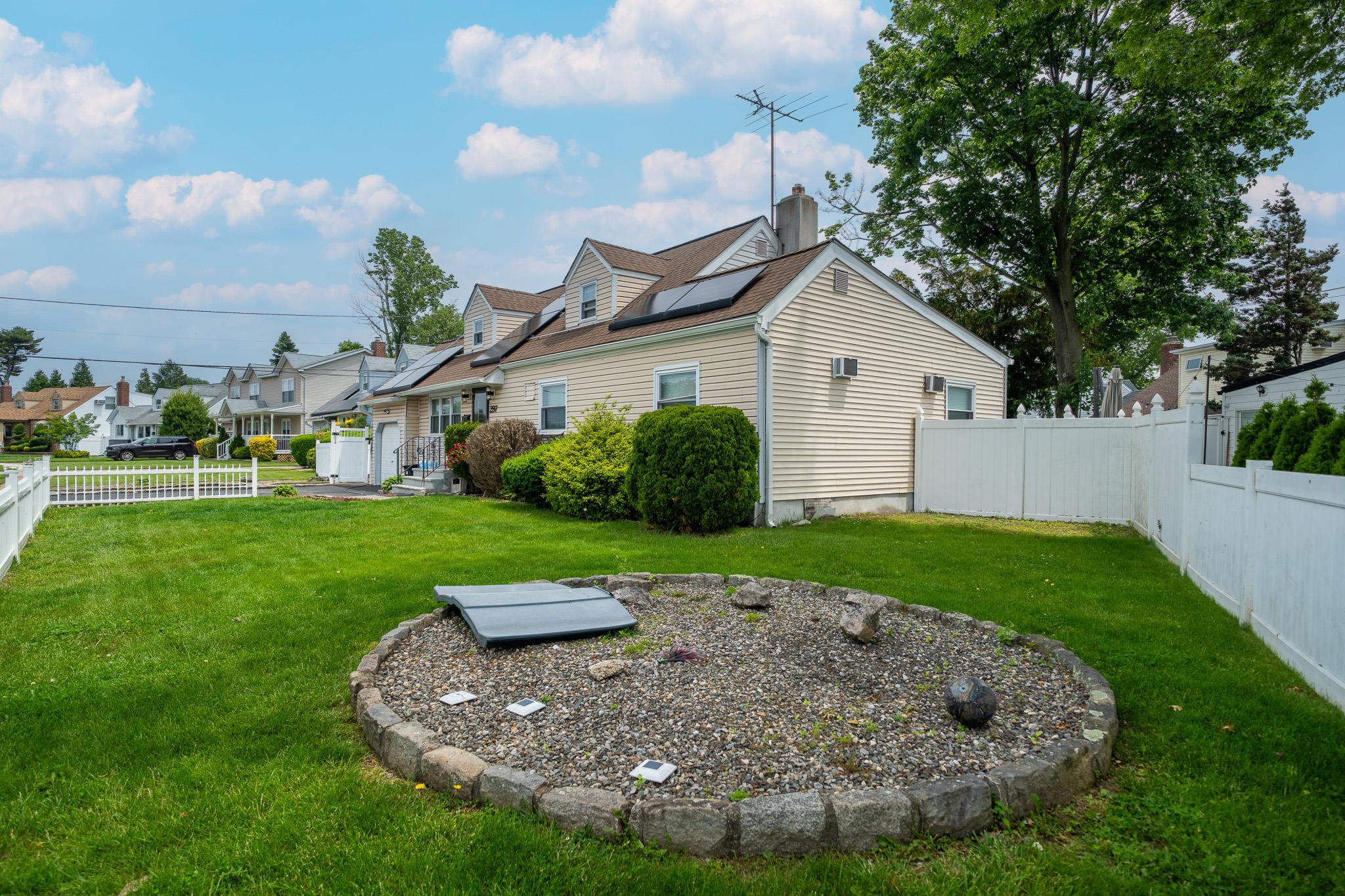 #3 photo, 297 Green Valley Road, ナッソー郡 East Meadow , NY 11554