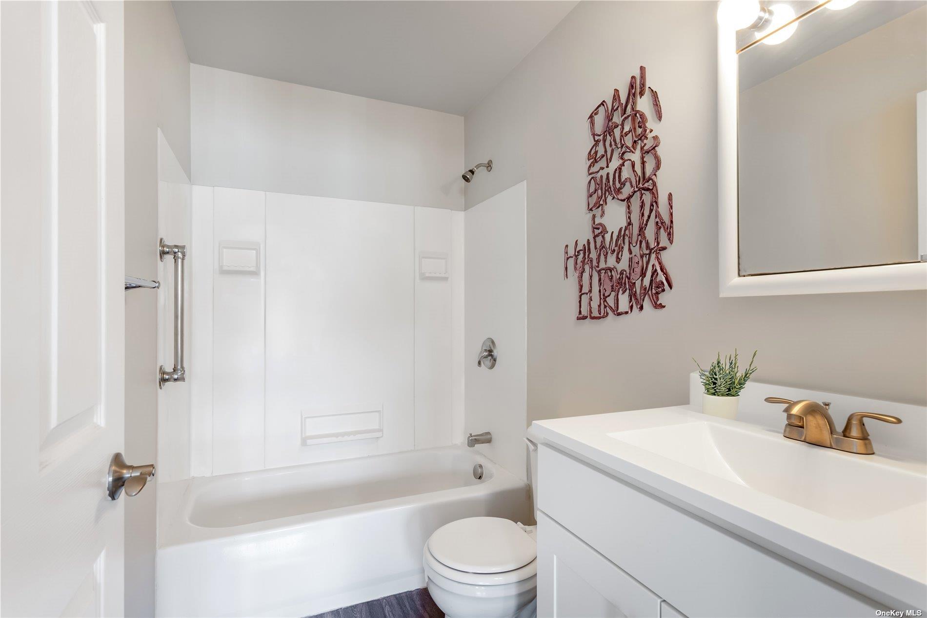 #10 photo, East Moriches, サフォーク郡 East Moriches , NY 11940