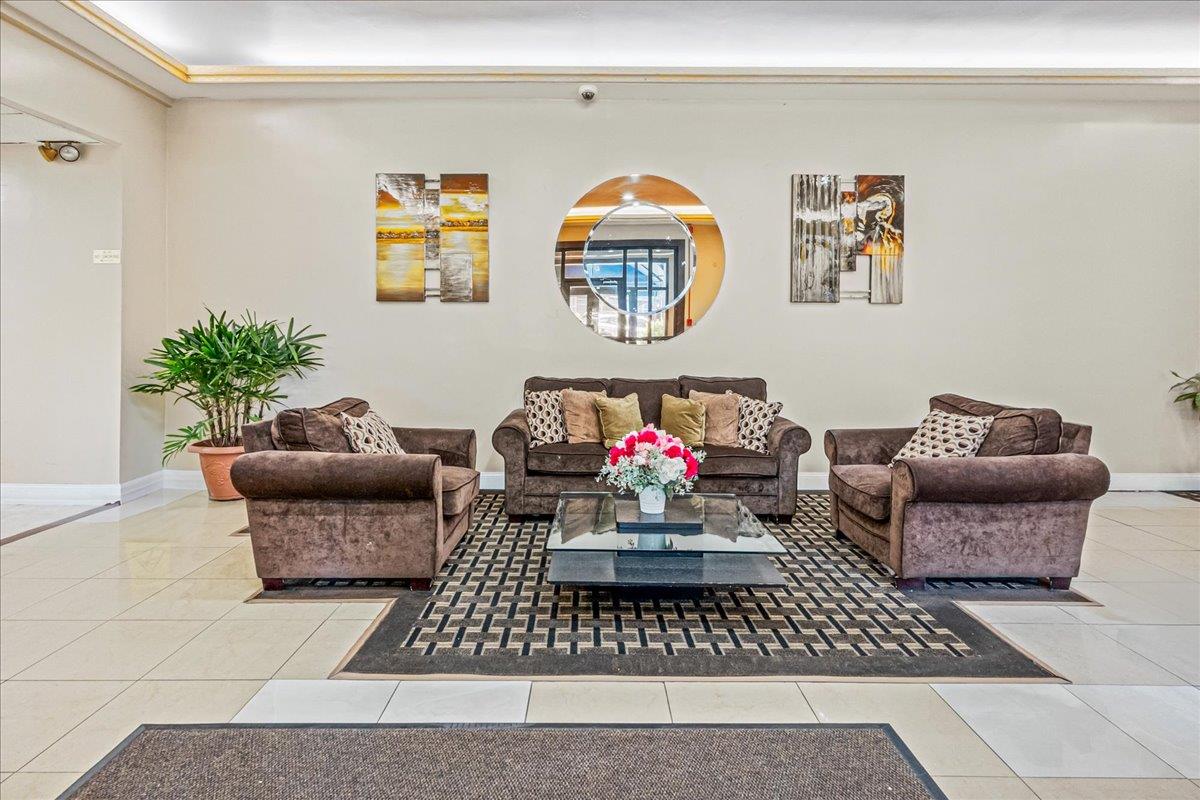 #2 photo, 67-25 Dartmouth Street, クイーンズ区 Forest Hills , NY 11375