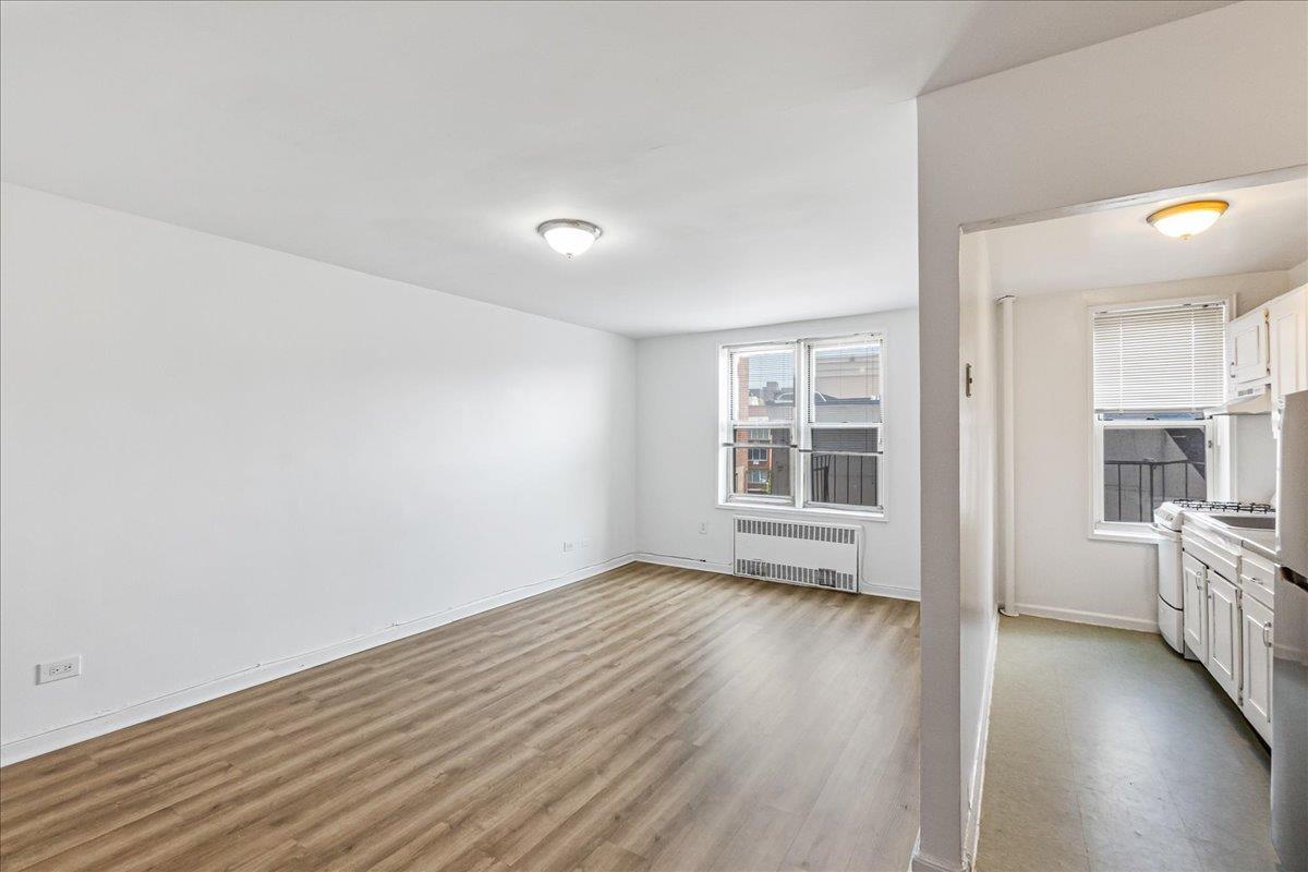 #8 photo, 67-25 Dartmouth Street, クイーンズ区 Forest Hills , NY 11375