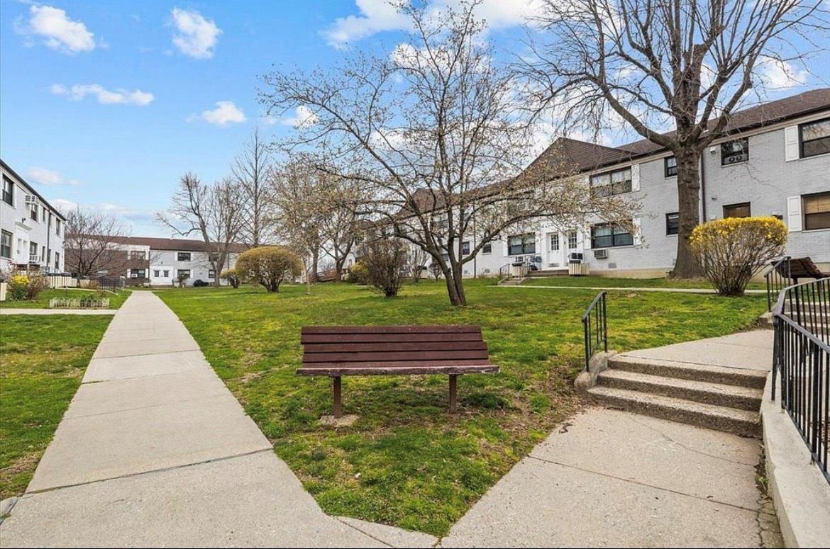 #10 photo, 67-47 136th Street, クイーンズ区 Kew Garden Hills , NY 11367