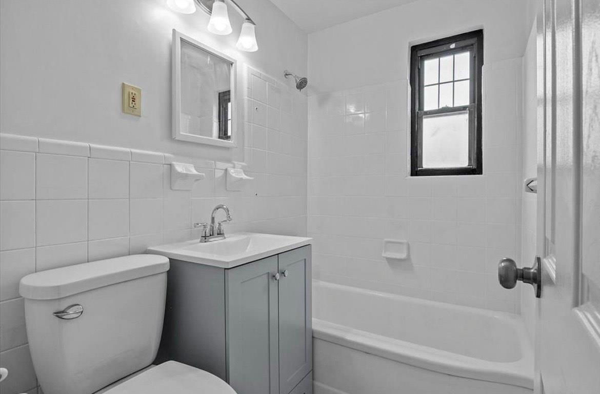 #9 photo, 67-47 136th Street, クイーンズ区 Kew Garden Hills , NY 11367