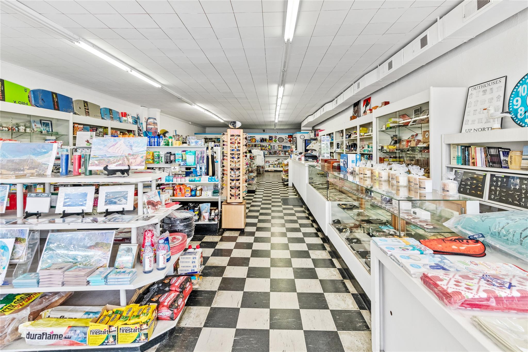 #10 photo, 809 & 813 Montauk Highway, サフォーク郡 Montauk , NY 11954