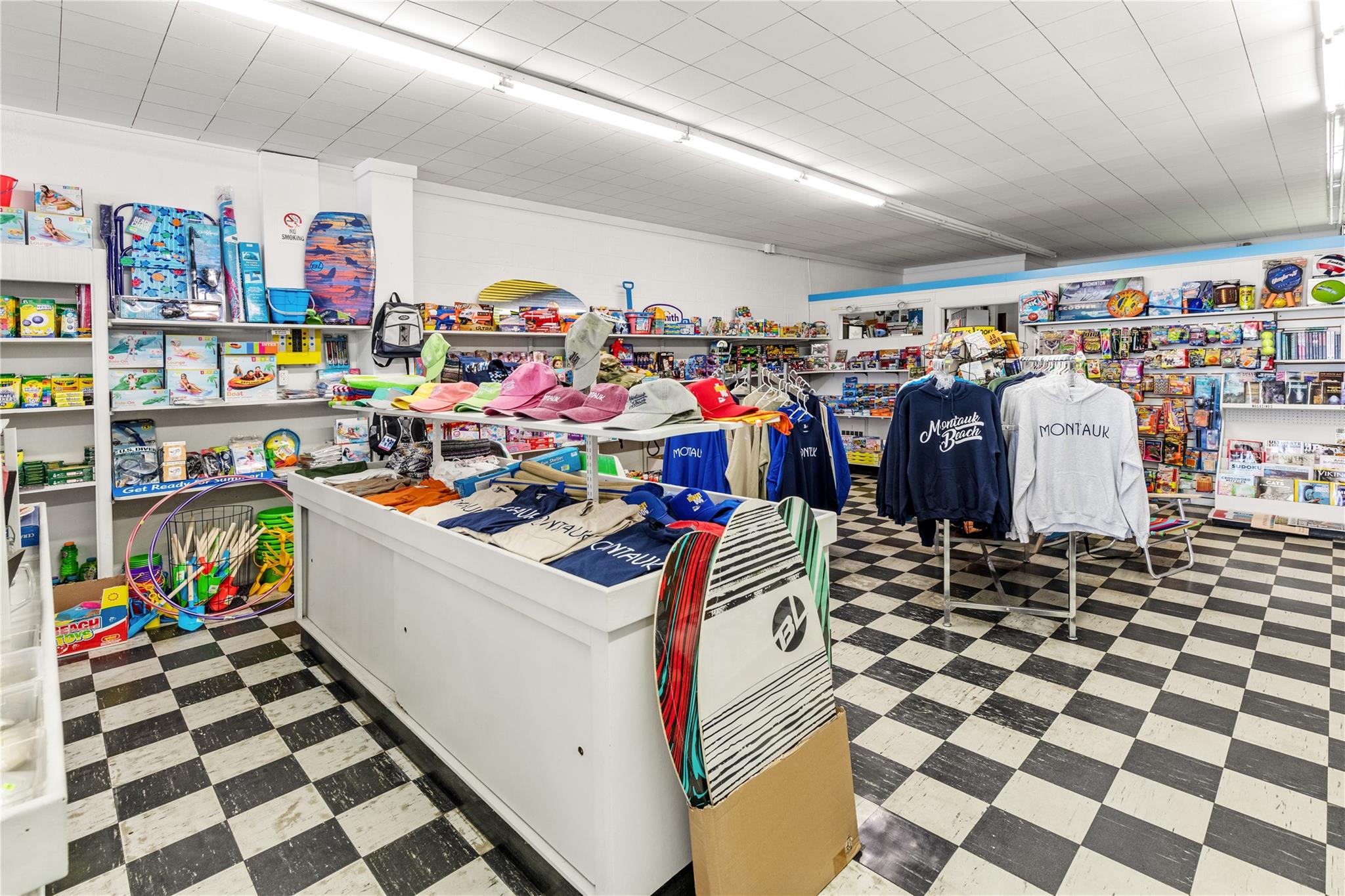 #12 photo, 809 & 813 Montauk Highway, サフォーク郡 Montauk , NY 11954