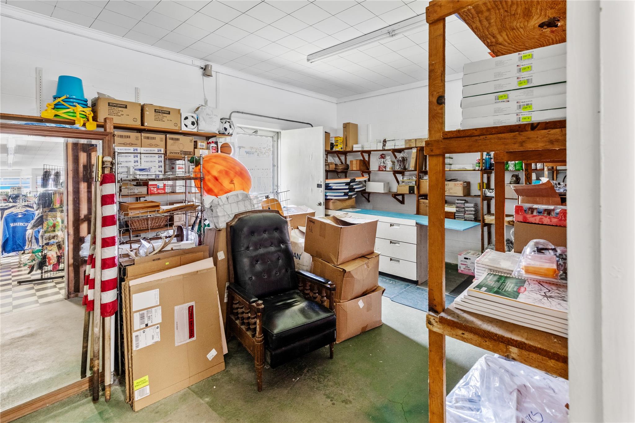 #14 photo, 809 & 813 Montauk Highway, サフォーク郡 Montauk , NY 11954