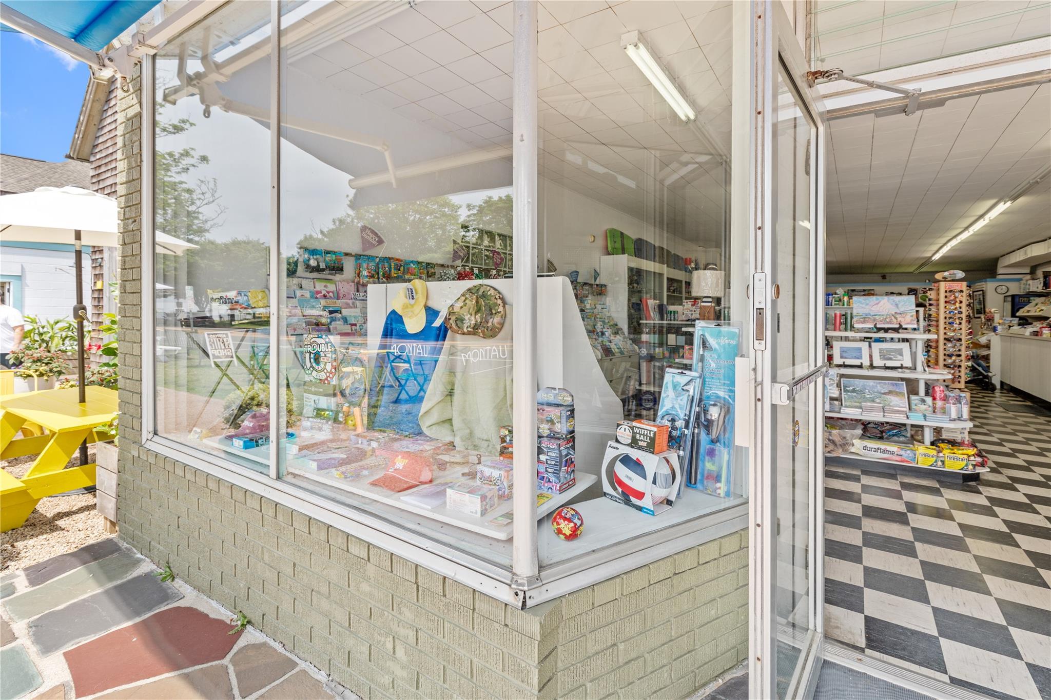 #5 photo, 809 & 813 Montauk Highway, サフォーク郡 Montauk , NY 11954