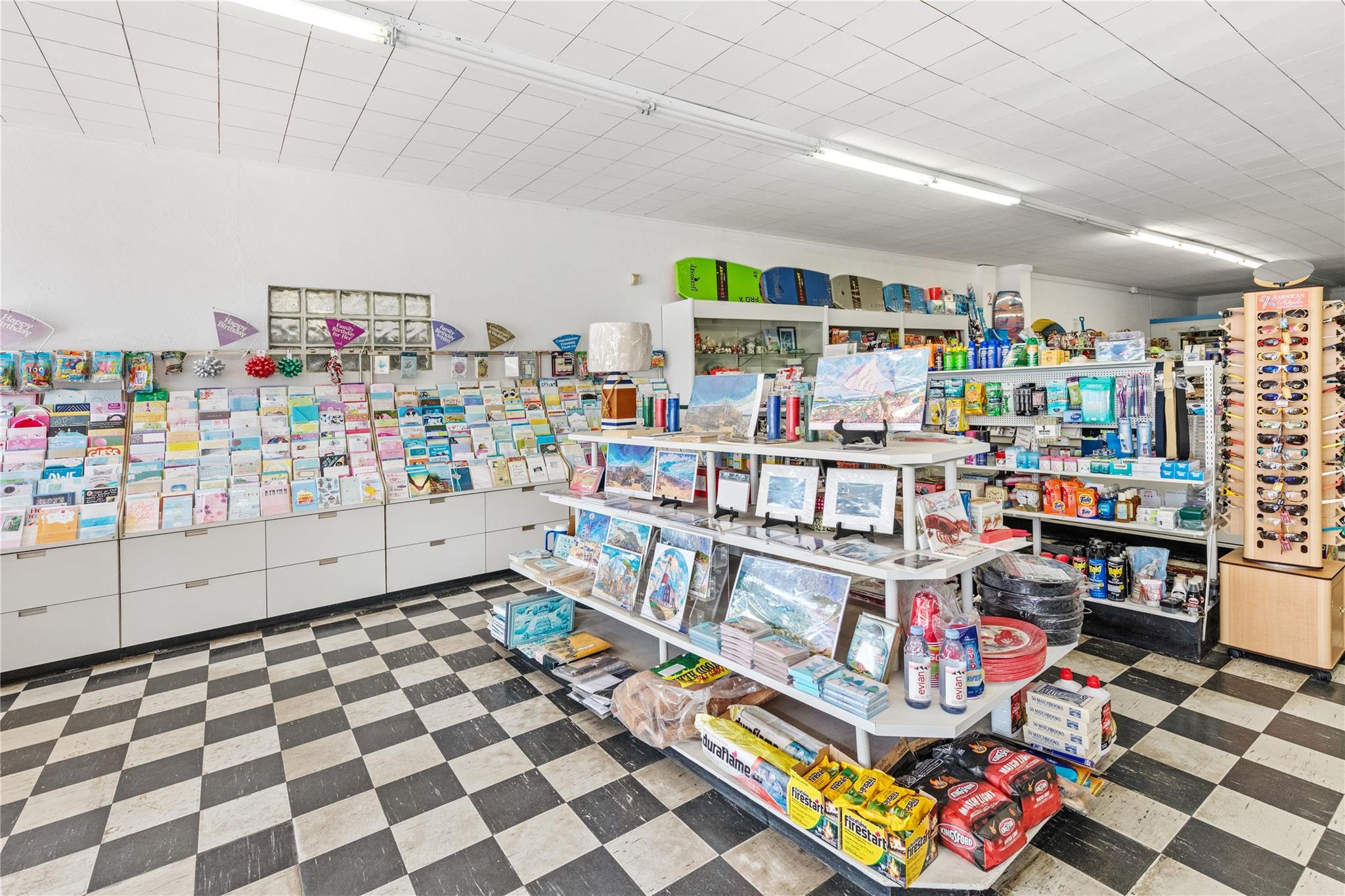 #8 photo, 809 & 813 Montauk Highway, サフォーク郡 Montauk , NY 11954