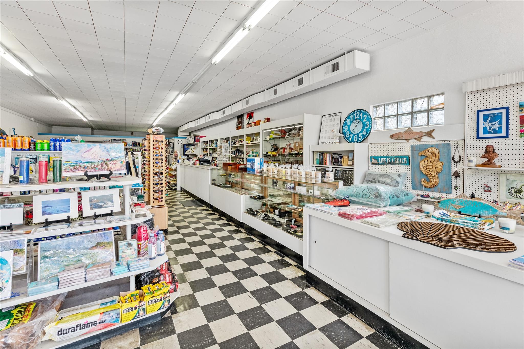 #9 photo, 809 & 813 Montauk Highway, サフォーク郡 Montauk , NY 11954