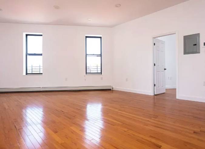 #7 photo, 59-40 Myrtle Avenue, Ridgewood , NY 11385