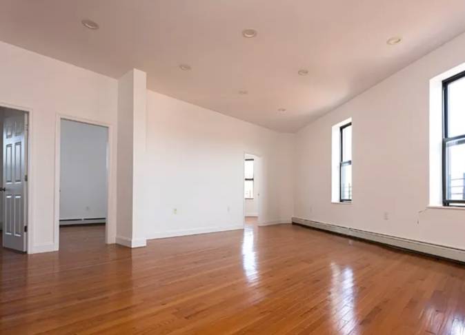 #8 photo, 59-40 Myrtle Avenue, Ridgewood , NY 11385