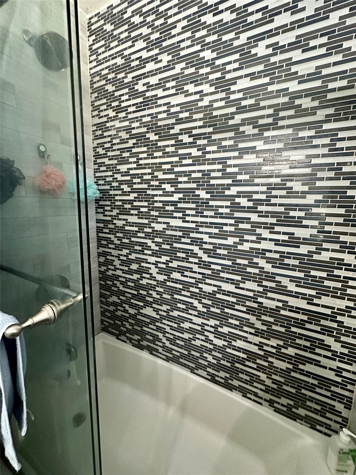 #13 photo, 2 Hamilton Court, サフォーク郡 Coram , NY 11727