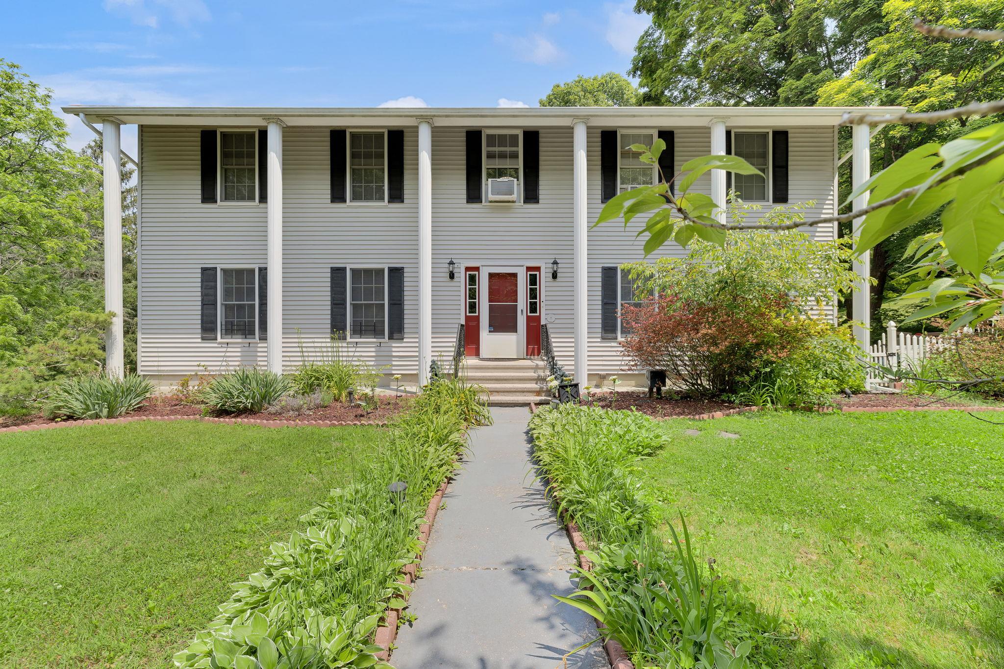 #1 photo, 8 Mueller Mountain Road, Putnam Valley , NY 10579