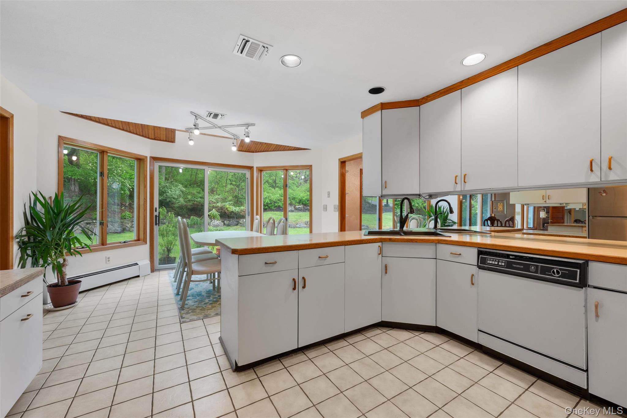 #15 photo, 1 Blue Sky Drive, Suffern , NY 10901