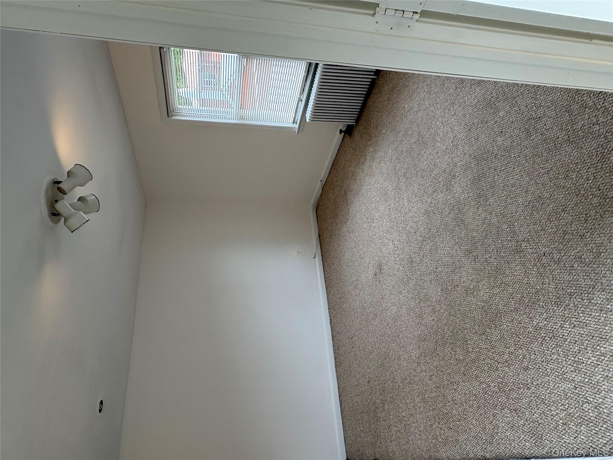 #13 photo, 840 Hollywood Avenue, ブロンクス区 Bronx , NY 10465