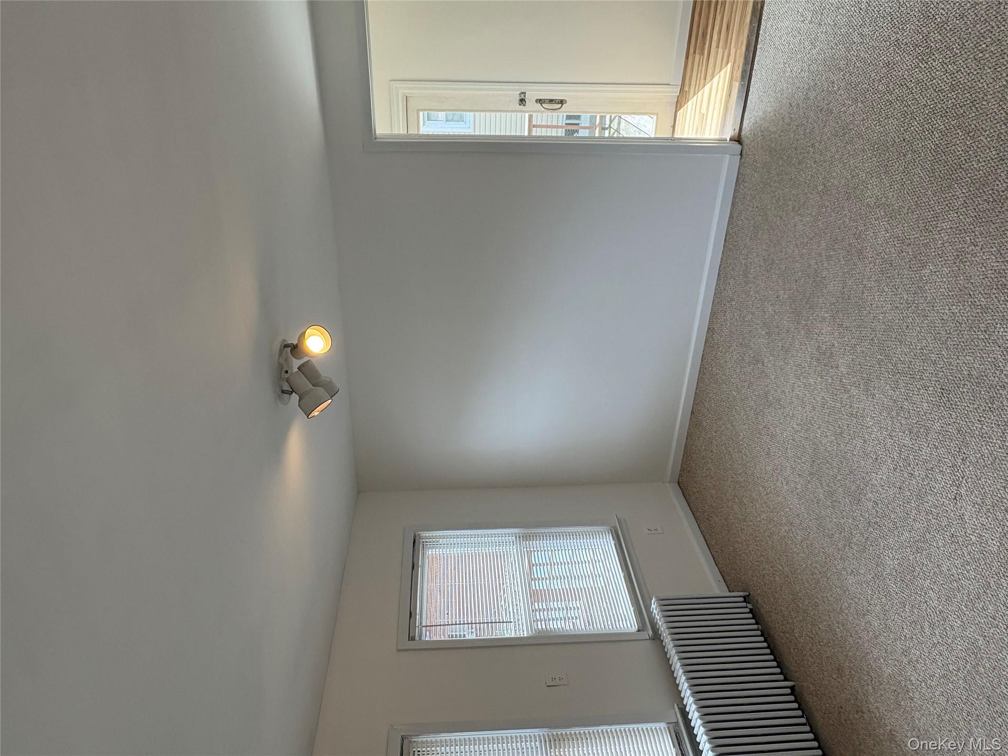 #14 photo, 840 Hollywood Avenue, ブロンクス区 Bronx , NY 10465