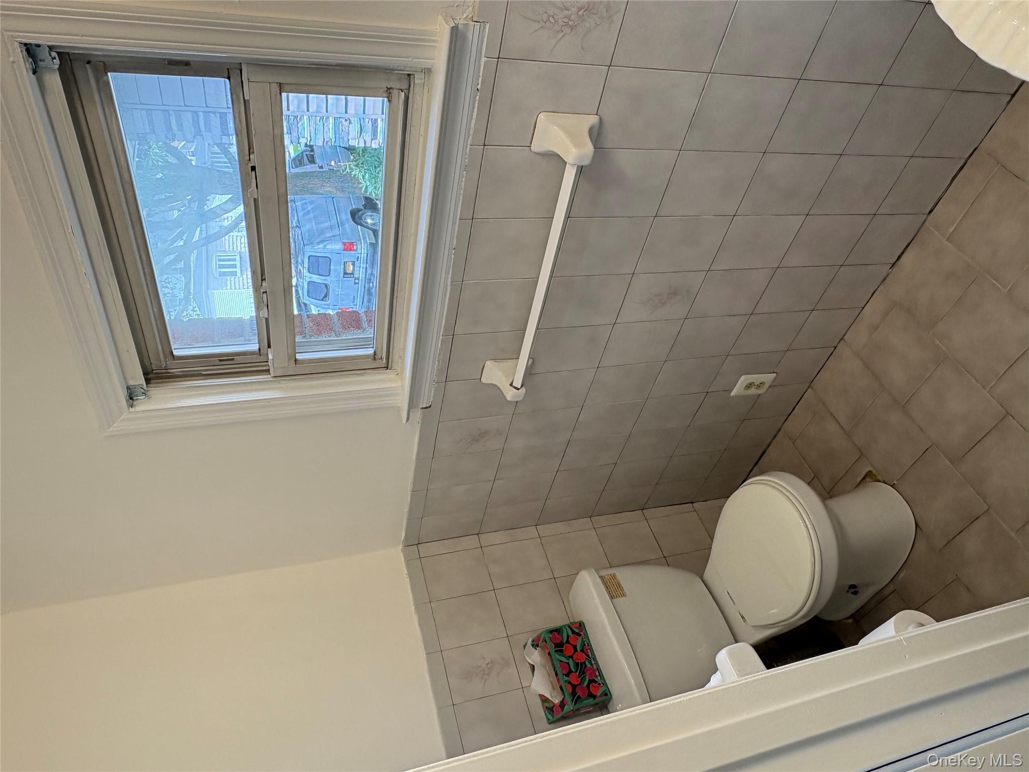 #15 photo, 840 Hollywood Avenue, ブロンクス区 Bronx , NY 10465