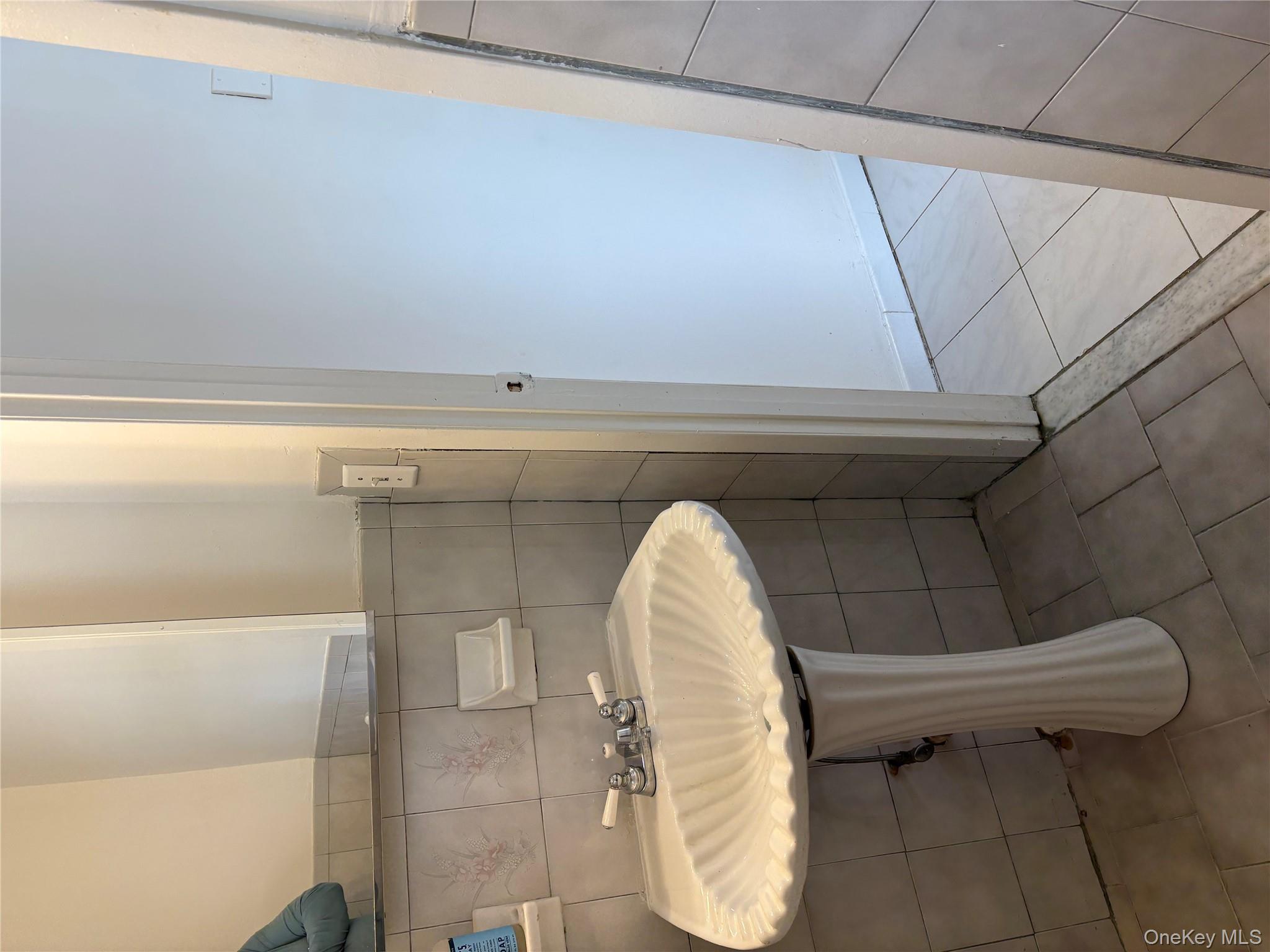 #16 photo, 840 Hollywood Avenue, ブロンクス区 Bronx , NY 10465