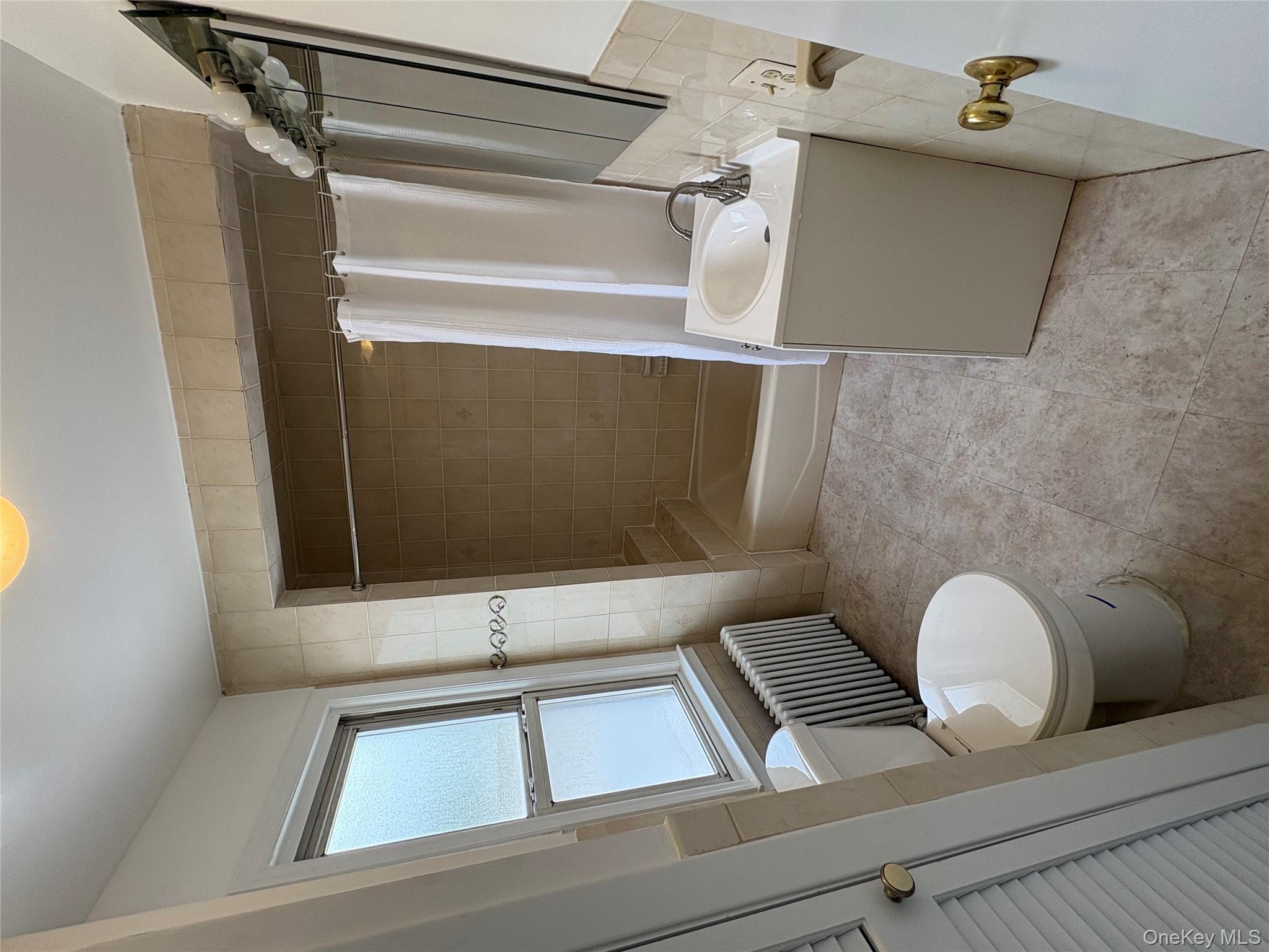 #18 photo, 840 Hollywood Avenue, ブロンクス区 Bronx , NY 10465