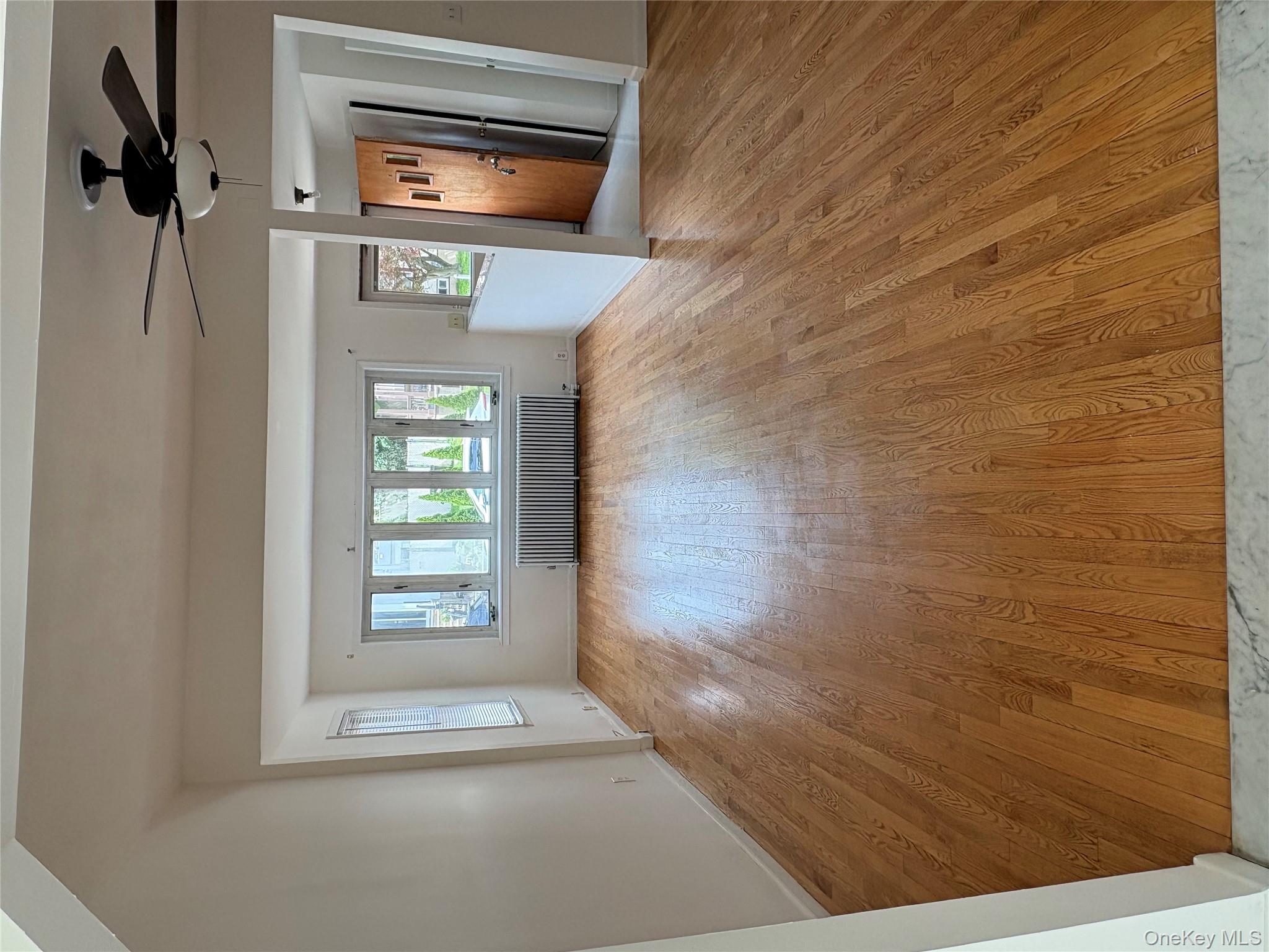 #5 photo, 840 Hollywood Avenue, ブロンクス区 Bronx , NY 10465