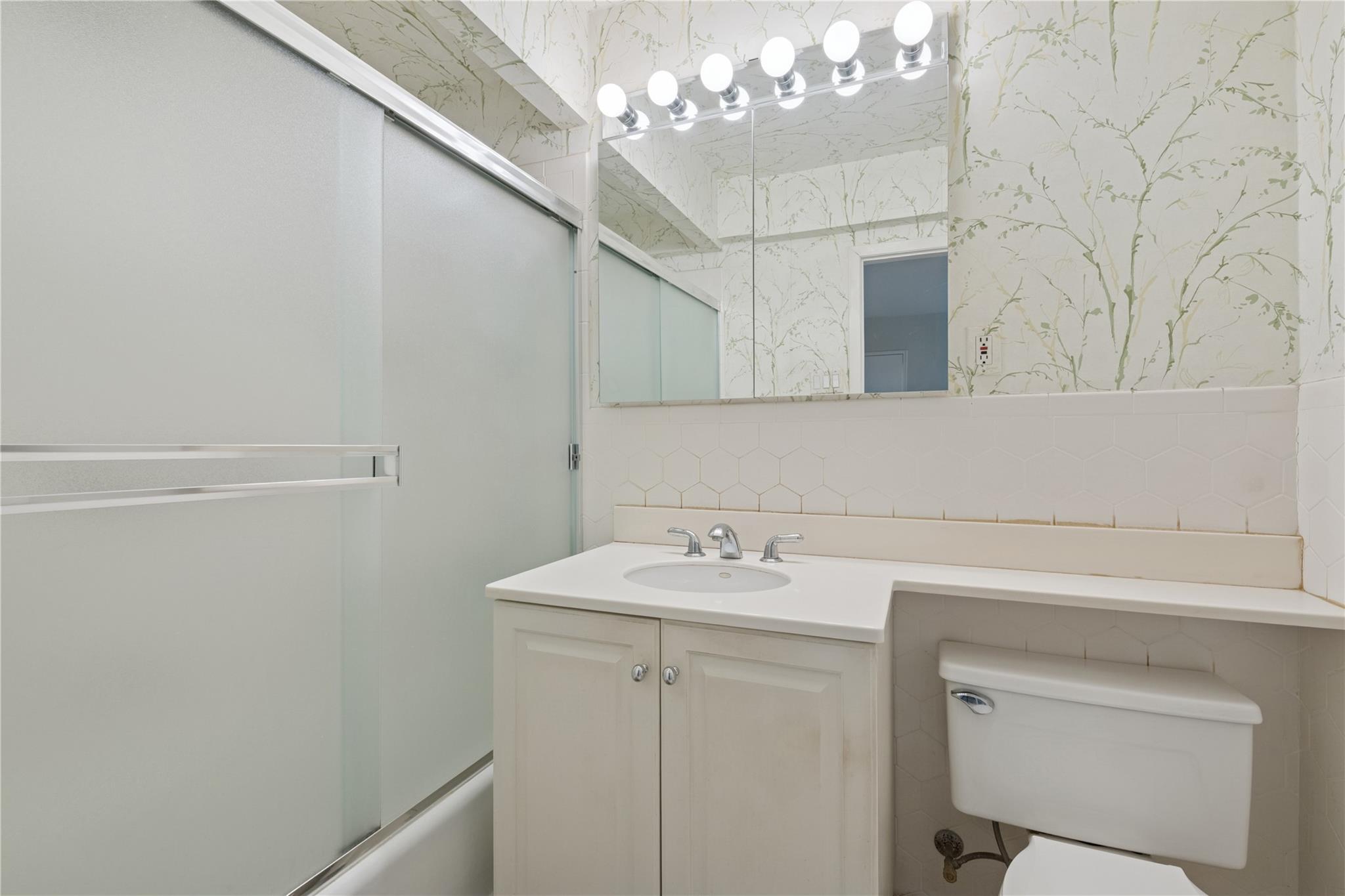 #18 photo, 1390 Broadway, ナッソー郡 Hewlett , NY 11557