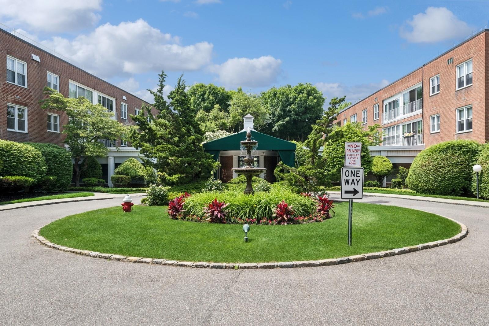 #2 photo, 1390 Broadway, ナッソー郡 Hewlett , NY 11557