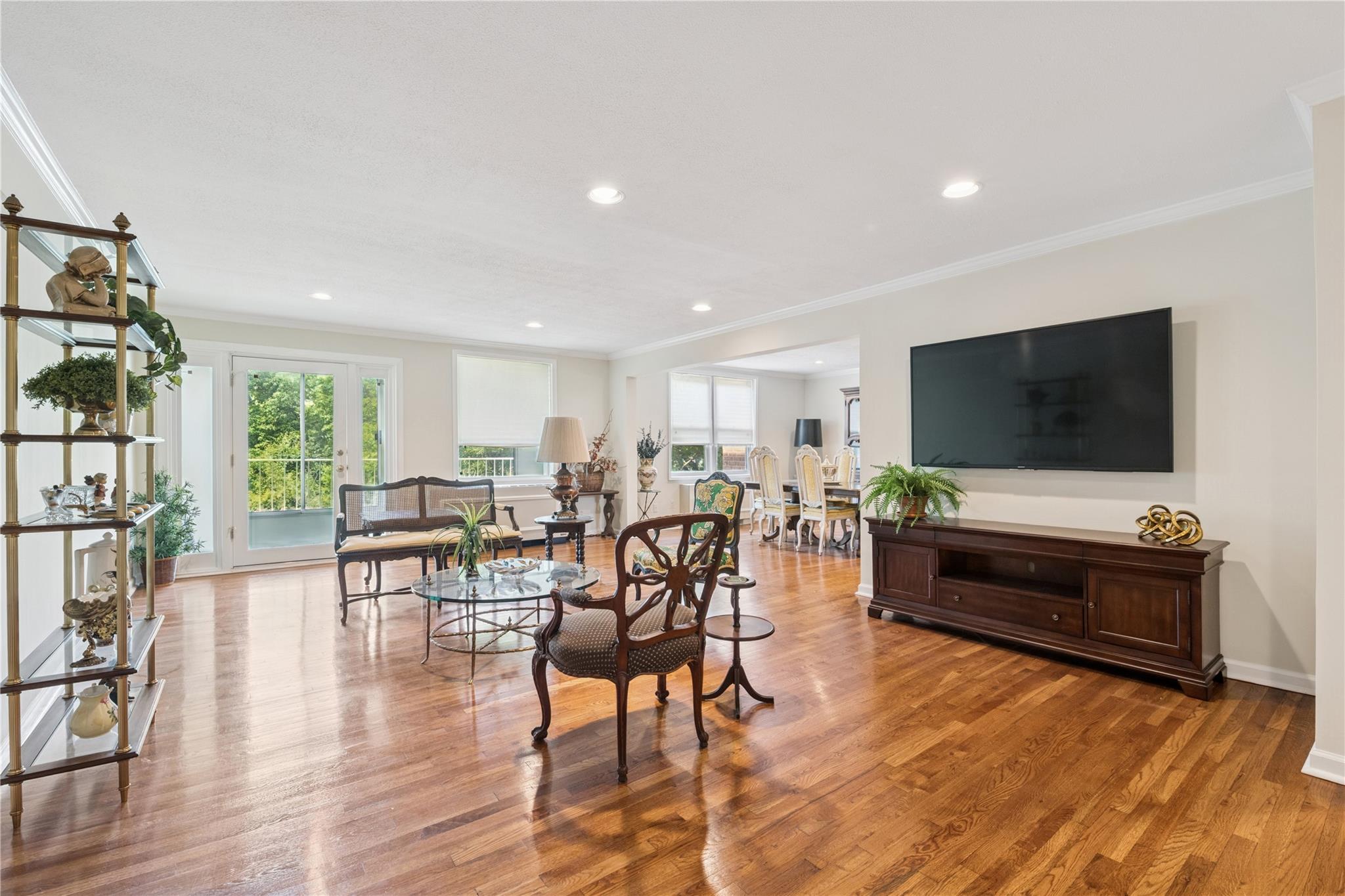 #3 photo, 1390 Broadway, ナッソー郡 Hewlett , NY 11557