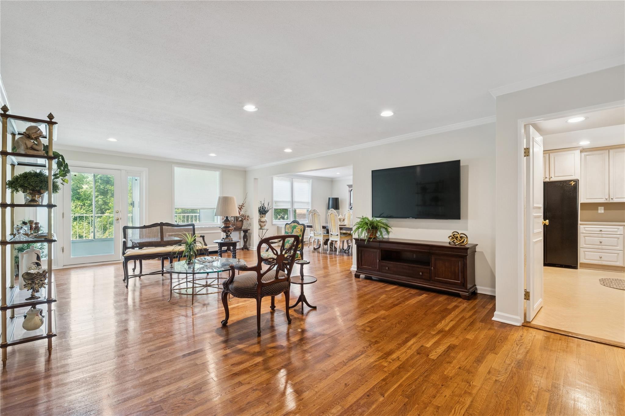 #4 photo, 1390 Broadway, ナッソー郡 Hewlett , NY 11557