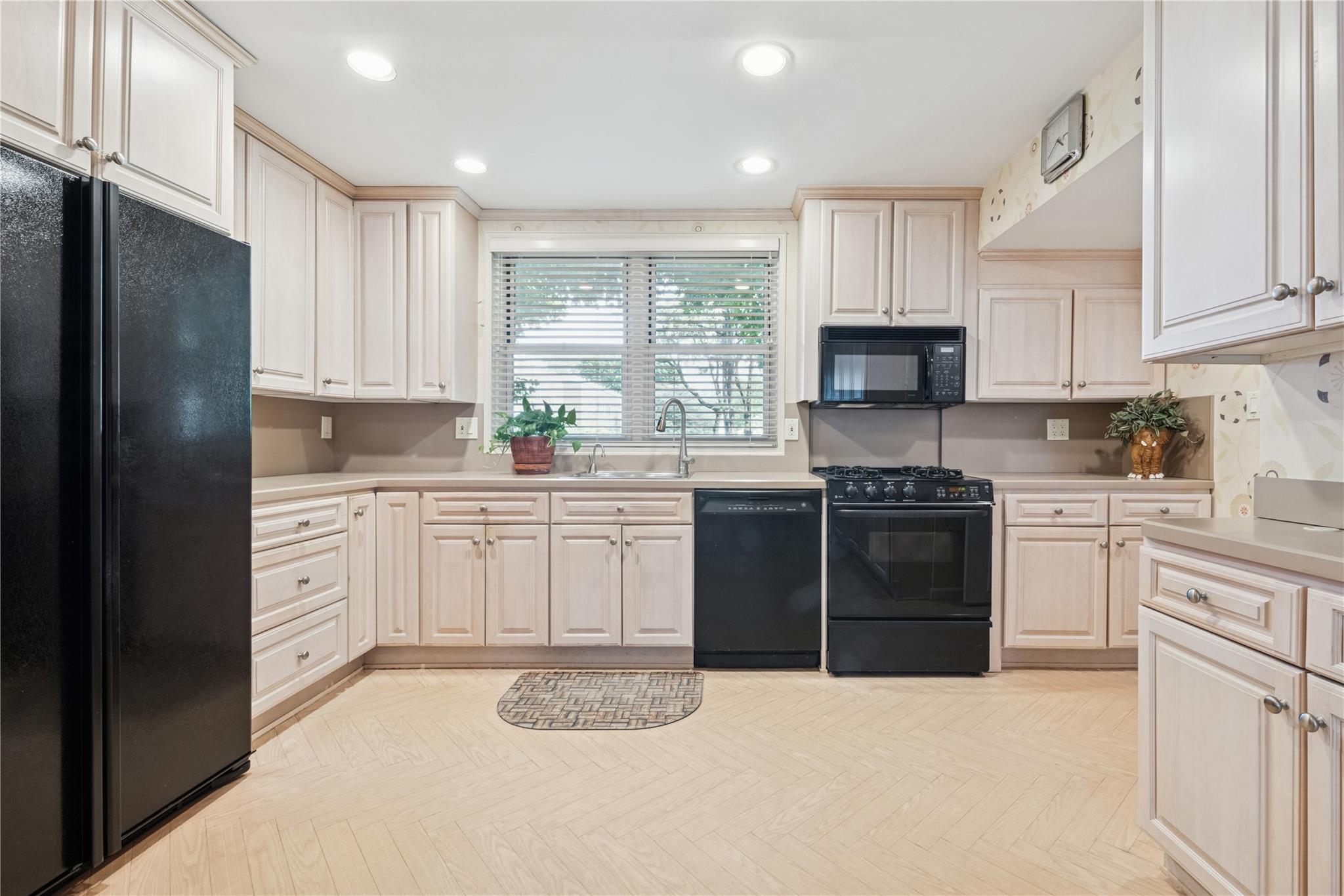 #9 photo, 1390 Broadway, ナッソー郡 Hewlett , NY 11557