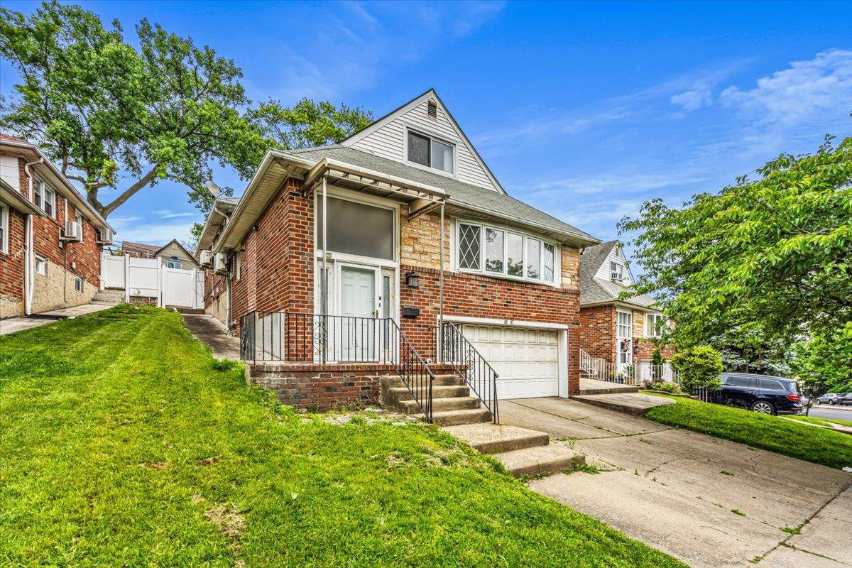 #1 photo, 68-07 Little Neck Pkwy Parkway, Glen Oaks , NY 11004