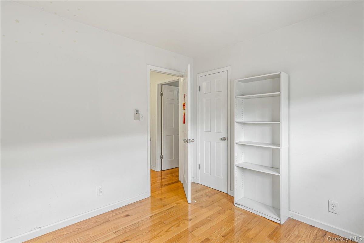 #18 photo, 68-07 Little Neck Pkwy Parkway, 皇后區 Glen Oaks , NY 11004