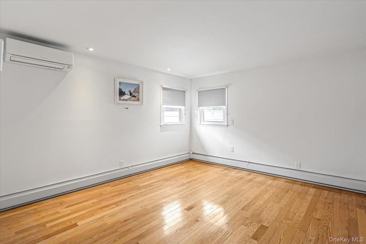 #19 photo, 68-07 Little Neck Pkwy Parkway, 皇后區 Glen Oaks , NY 11004