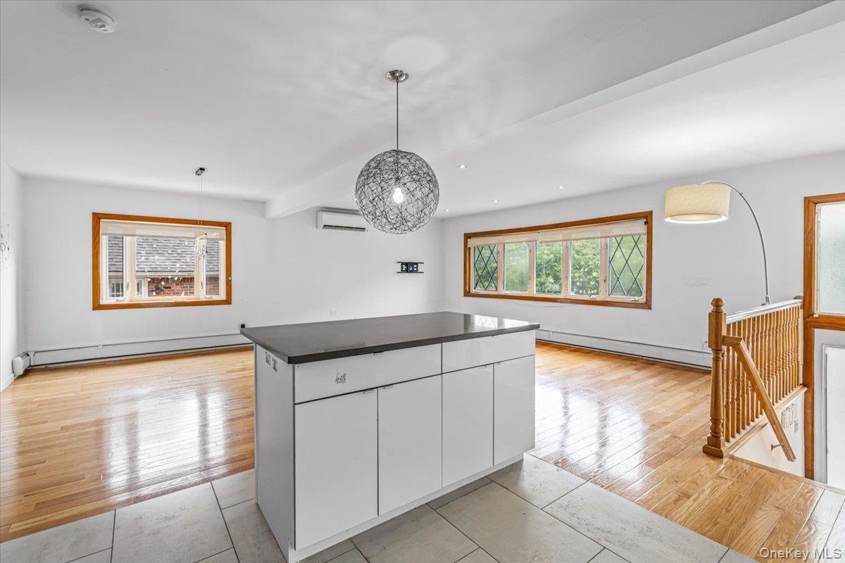 #2 photo, 68-07 Little Neck Pkwy Parkway, 皇后區 Glen Oaks , NY 11004