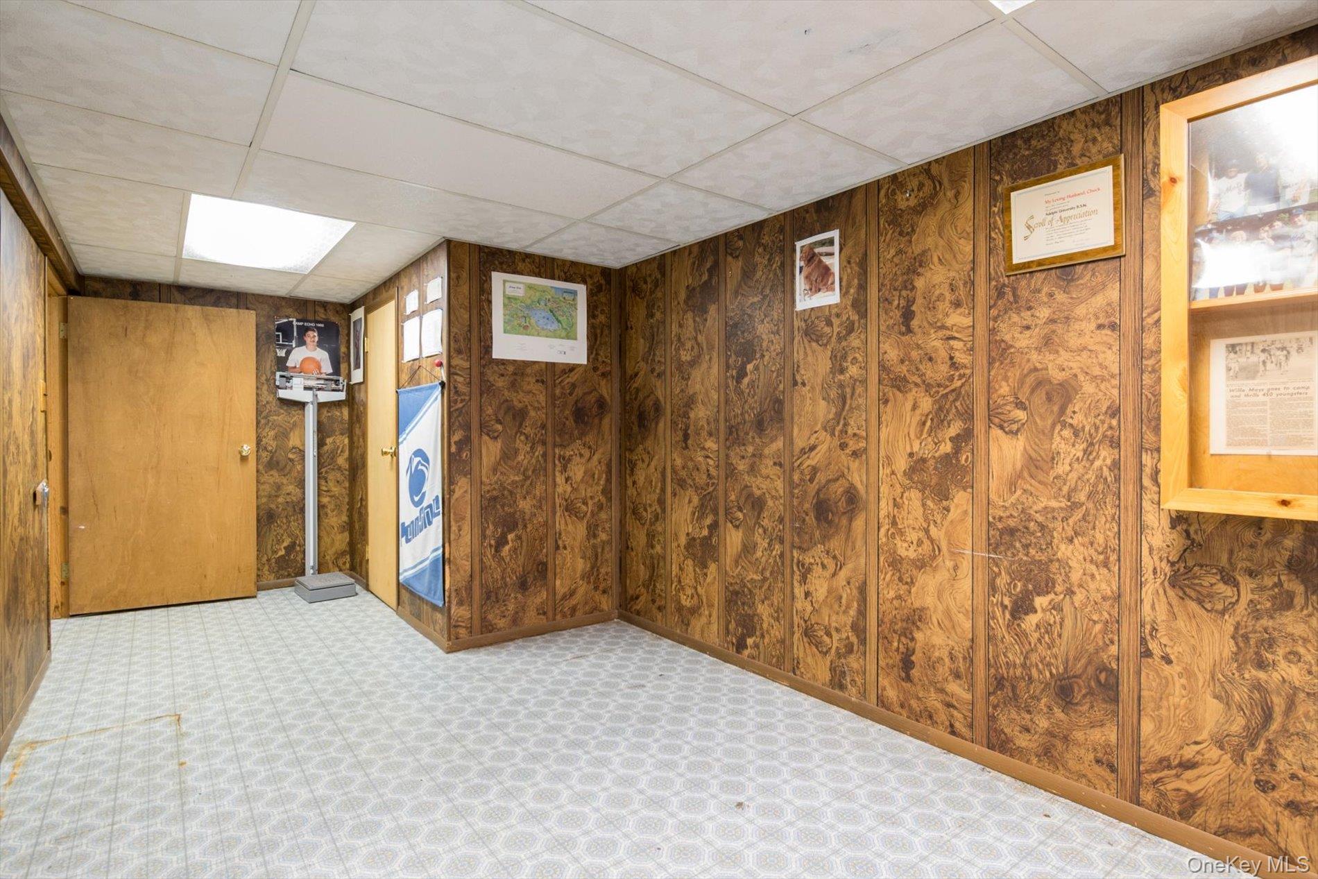 #18 photo, 27 Bridle Path, ナッソー郡 Roslyn , NY 11576