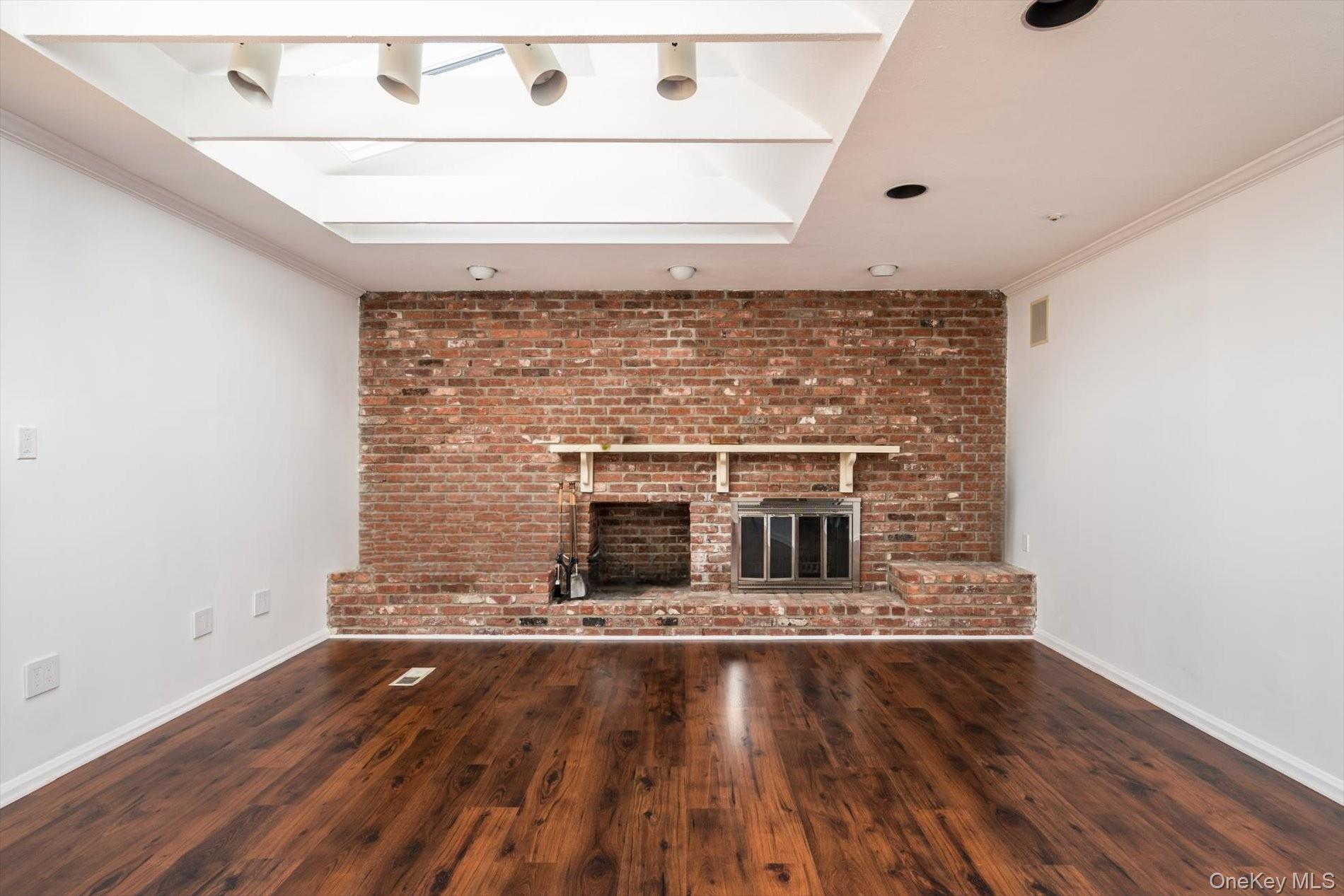 #4 photo, 27 Bridle Path, ナッソー郡 Roslyn , NY 11576