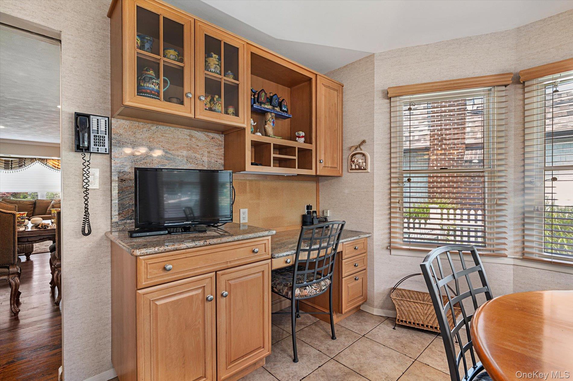 #7 photo, 27 Bridle Path, ナッソー郡 Roslyn , NY 11576