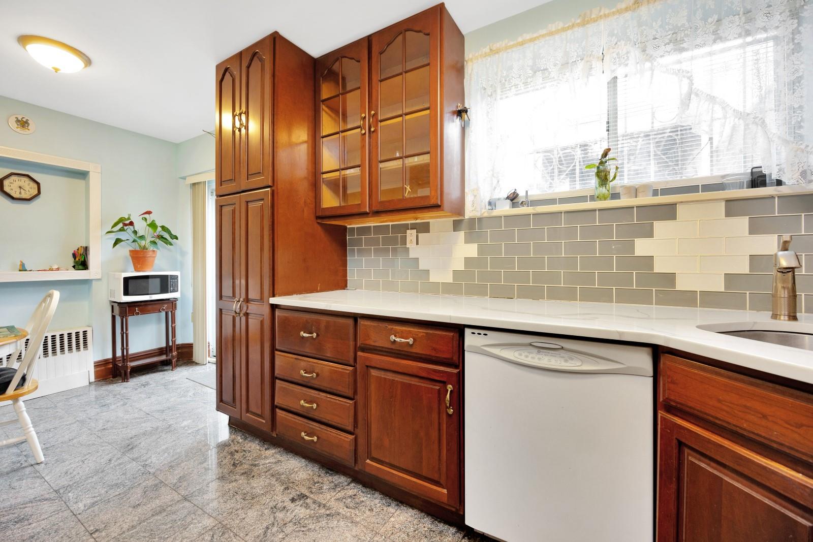 #13 photo, 80-04 Cowles Court, クイーンズ区 Middle Village , NY 11379