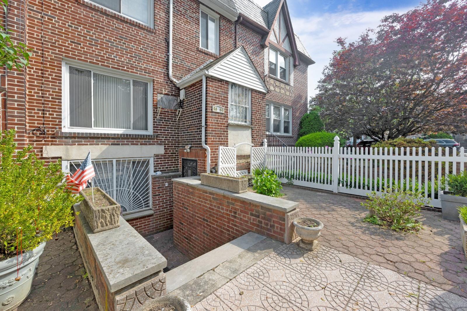 #2 photo, 80-04 Cowles Court, クイーンズ区 Middle Village , NY 11379