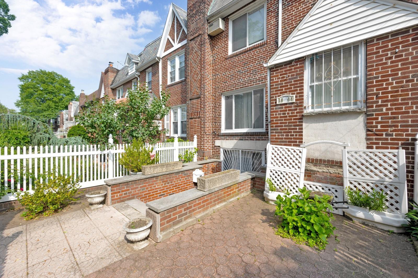 #3 photo, 80-04 Cowles Court, クイーンズ区 Middle Village , NY 11379