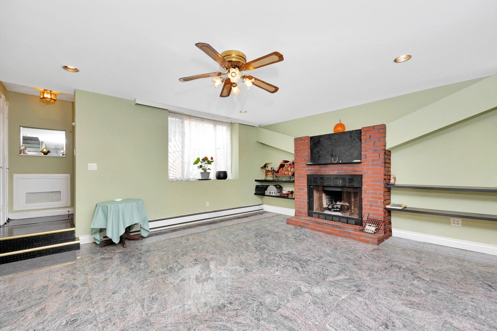 #5 photo, 80-04 Cowles Court, クイーンズ区 Middle Village , NY 11379