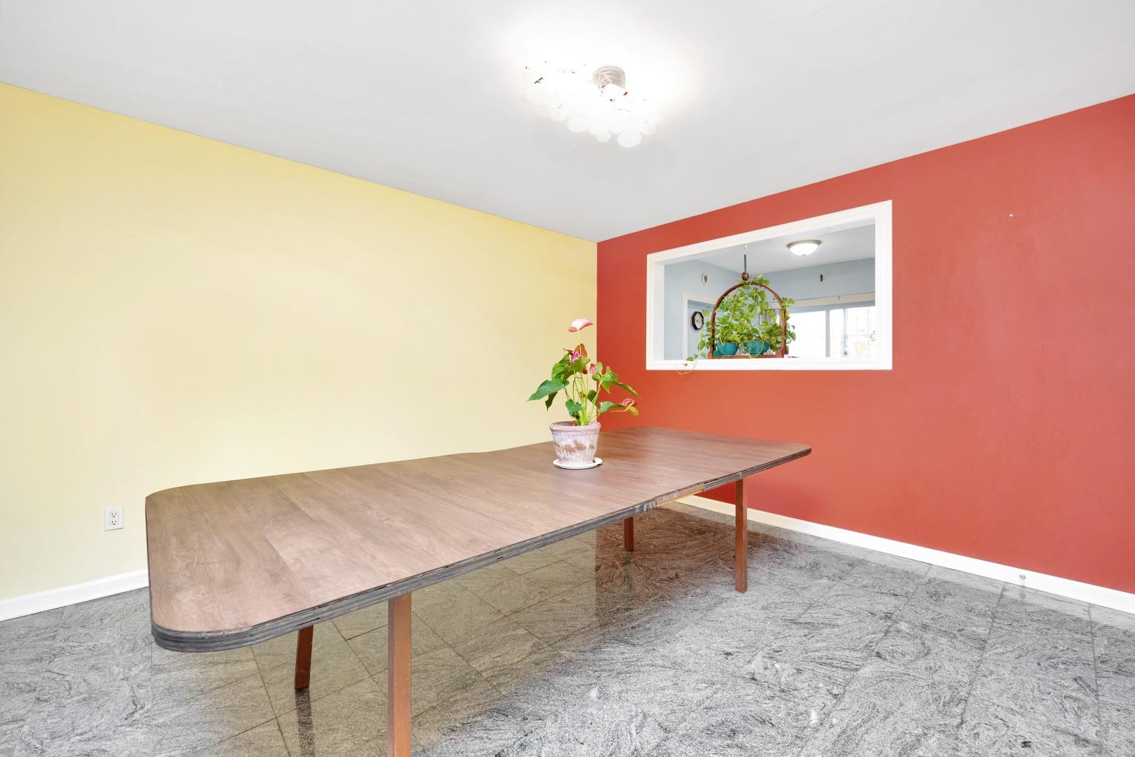 #7 photo, 80-04 Cowles Court, クイーンズ区 Middle Village , NY 11379