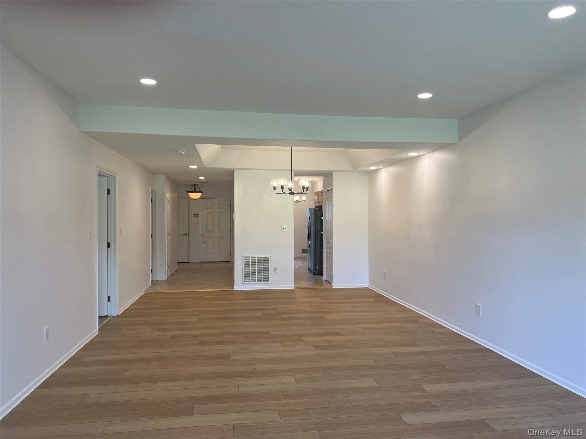 #20 photo, 85 Windwatch Drive, サフォーク郡 Hauppauge , NY 11788